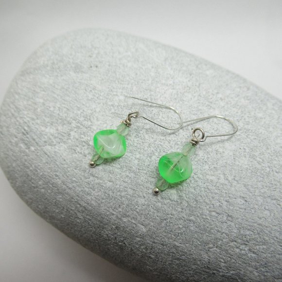 Uranium glass bead earrings - Picture 2 of 10